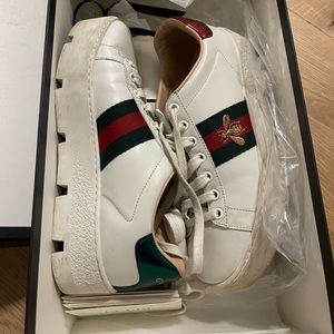 platform gucci shoes. size 35/ size 6ish. white with red and green